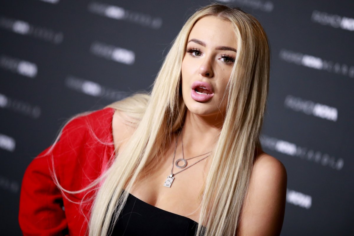 Unveiling Tana Mongeau: Nude Photos and Controversy